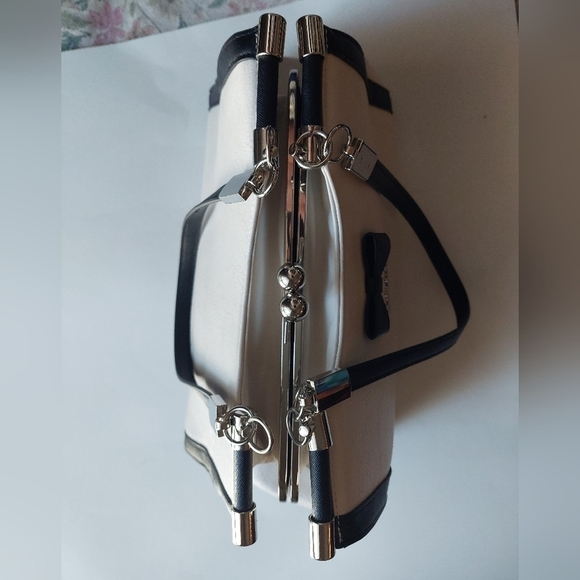 Vintage* Kate Hill Winter White Handbag/Purse - Picture 6 of 15